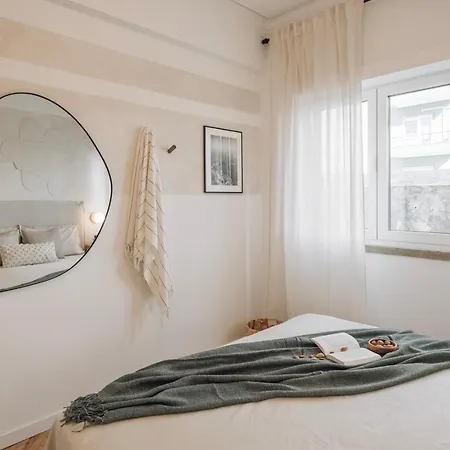 Miele - 2 Bedrooms In Estrela Lisboa
